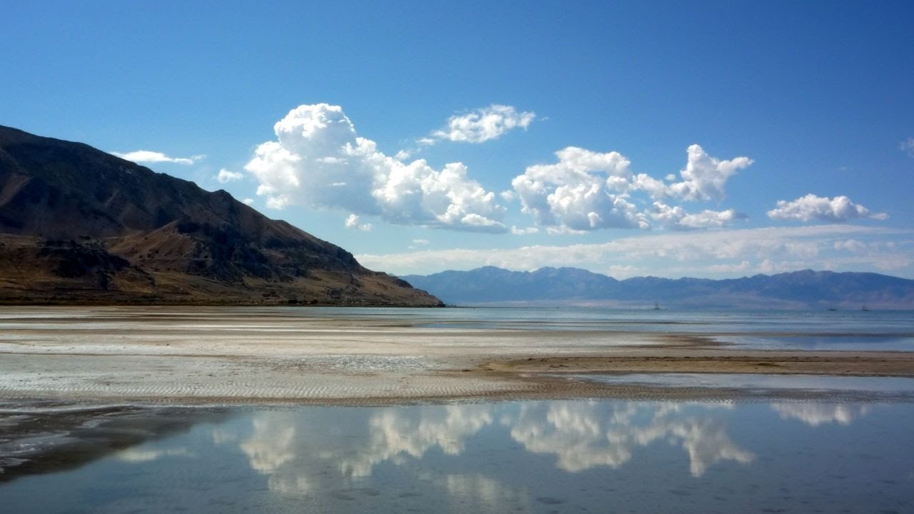 Great Salt Lake at lowest recorded water level - YouTube