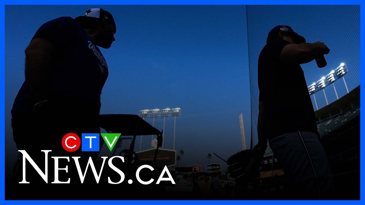 Болельщики «Блю Джейс» стекаются в Лос-Анджелес на третью игру Мировой серии