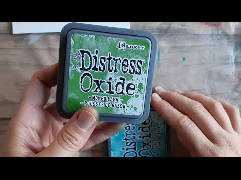 Distressed Roses | Easy Multi-Colored Backgrounds with Distress Oxide Inks for Mixed Media Magic