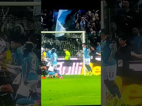 اوسميني يهدي نابولي السكوديتو الثالث في تاريخ النادي