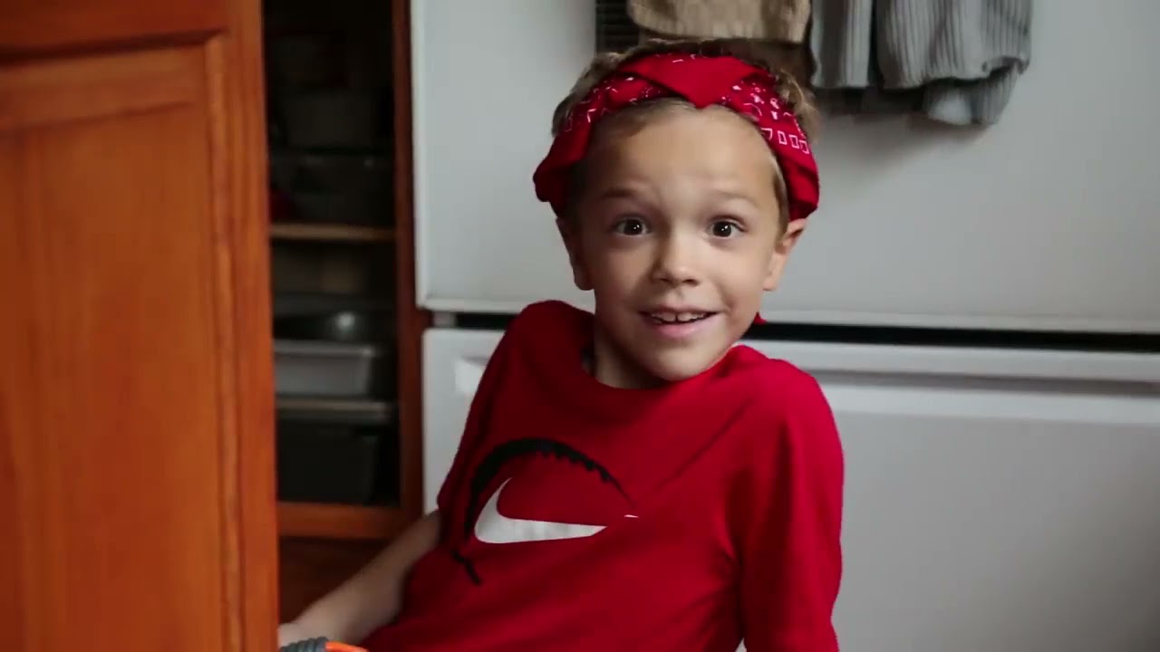 Twin Toys! Nerf War Home Alone No Parents