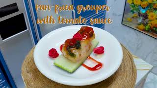 Make miniature pan-fried grouper with tomato sauce | Great Tiny Cooking Ideas.