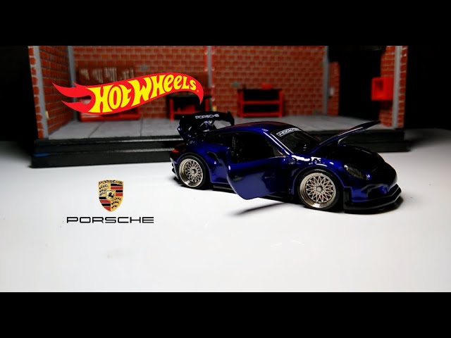 Hot Wheels Sport Exotics Porsche car set Carrera GT #74 & Porsche 911 GT3  RS Red set