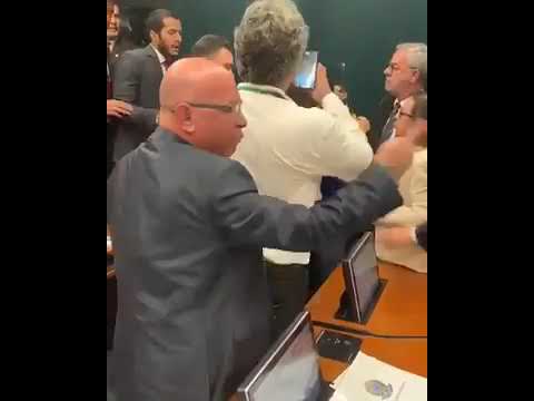 Deputado Federal Rafael Mota evita expulsão de aluno da câmara