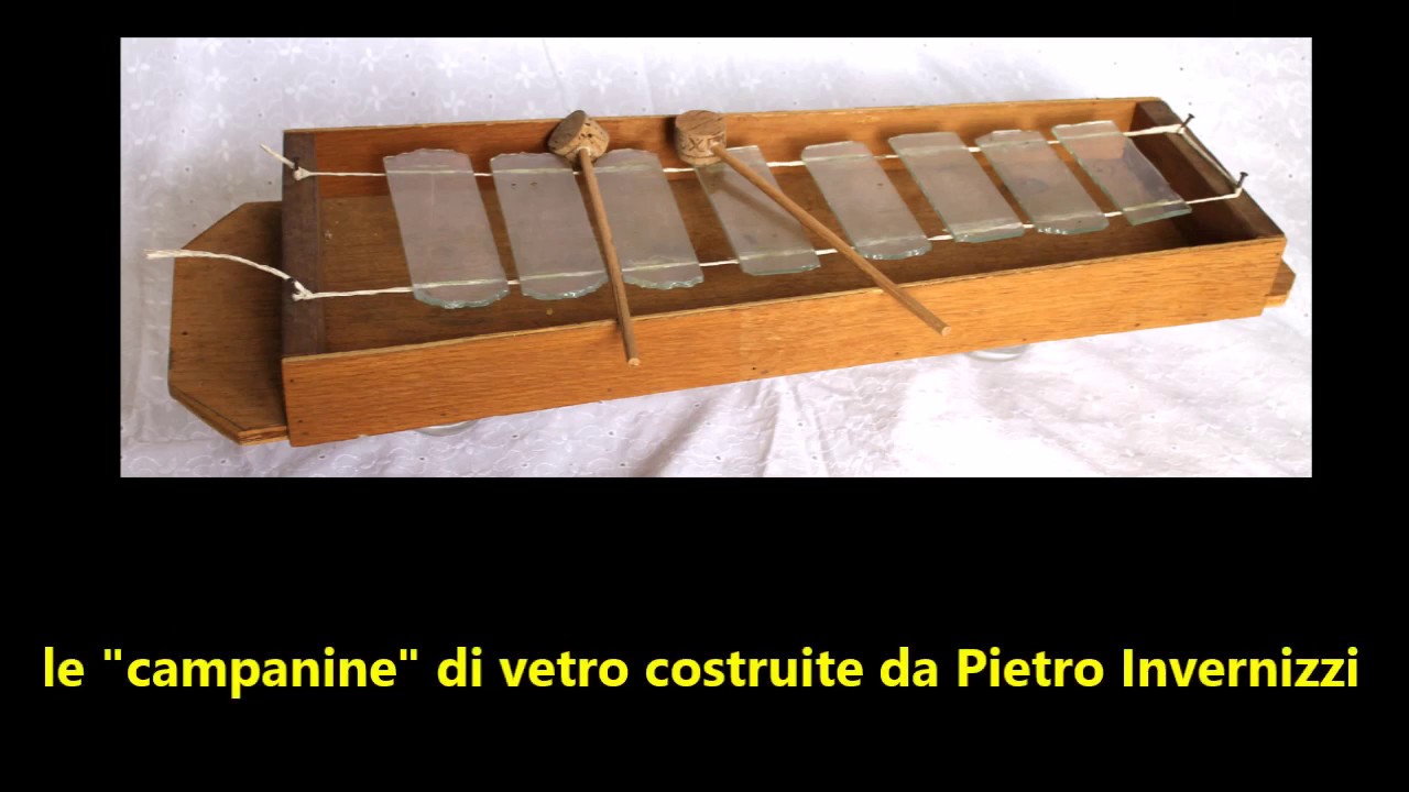 Chignolo (Rota Imagna, Bergamo) 1-8-1988, Pietro Invernizzi suona le  cinque campane d'allegrezza