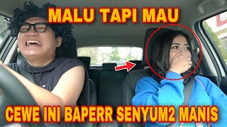 ONLINE TAXI PRANK!! THIS GIRL WANTS TO BUT IS SHY. HER SWEET SMILE MAKES YOU GIRRRRRRR
