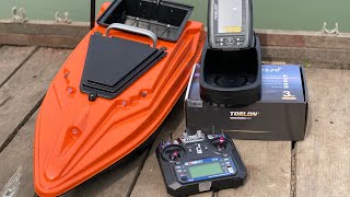 Кораблик для рыбалки Тигр 2 с GPS автопилотом и эхолотом Toslon TF 520 ✅ Обзор на воде