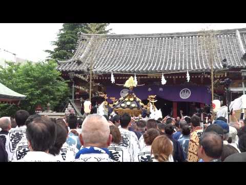 西浅三北　巨大神輿　浅草 三社祭 2015　浅草神社 境内 お祓い 町内神輿 【HD1080p】Sanja matsuri festival 2015