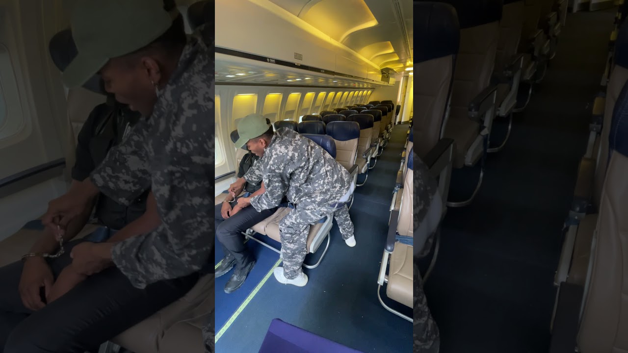 Criminal Uncuffed Himself and Escaped the Plane