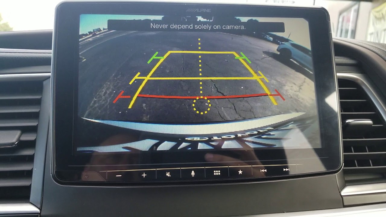 Alpine iLX-F309 HALO Apple Car Play 2015 Toyota Highlander - YouTube