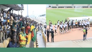 Lions Indomptables: Communion avec le 12è joueur ce jour au stade omnisports de Yaoundé.