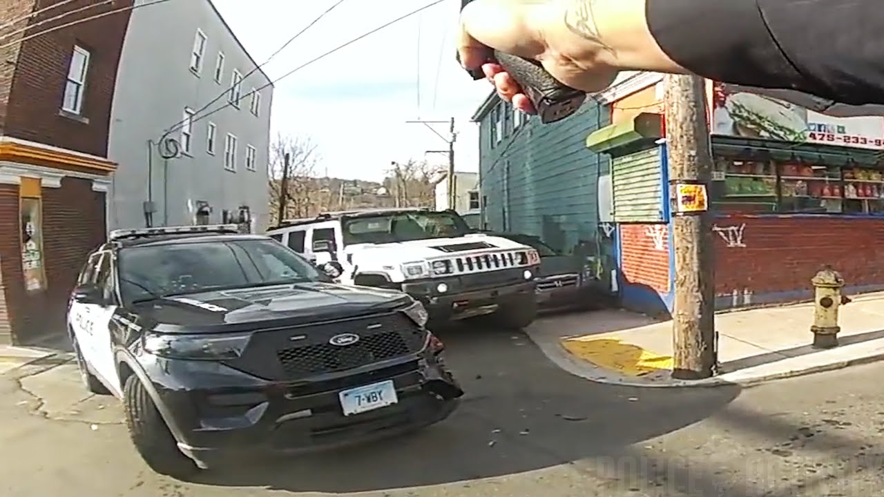 ⁣Wild Bodycam Video Shows Woman in Hummer Ramming Police Cruiser