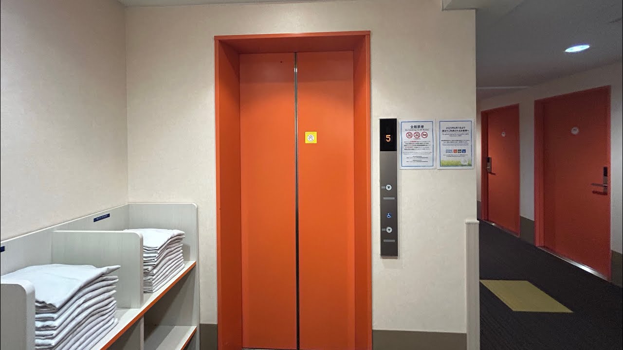 フジテック製　コンフォートイン宇都宮鹿沼のエレベーター