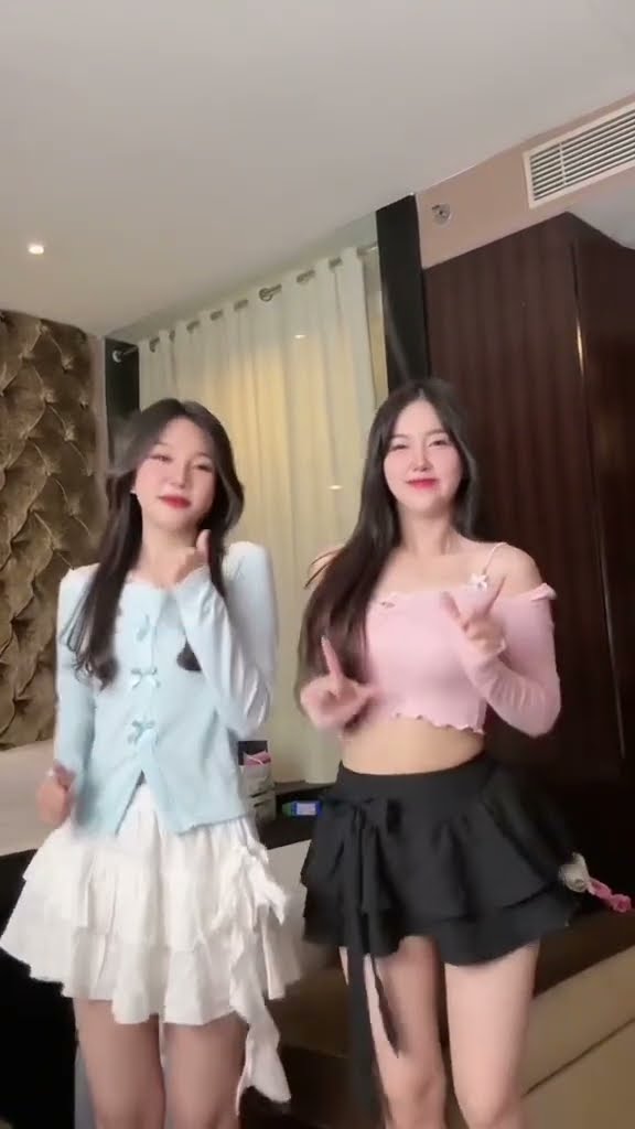 AKU YANG BAJU BIRU?
