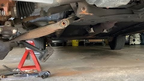 03-08 Corolla/Matrix/Vibe passenger side lower control arm replacement