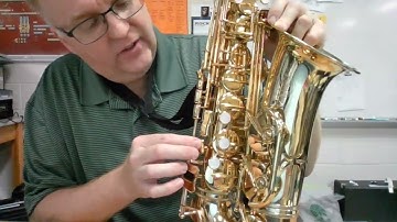 How to Play Seven Nation Army on Alto Saxophone / Bari Baritone Saxophone