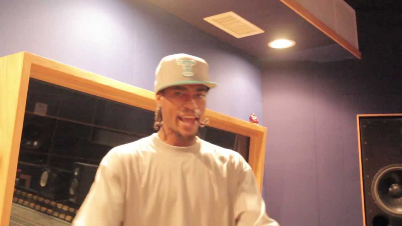 Watch Blaze G ( East Saint Louis Artist ) - Issues Battle Challenge on YouTube Watch Blaze G ( East Saint Louis Artist ) - Issues Battle Challenge on YouTube