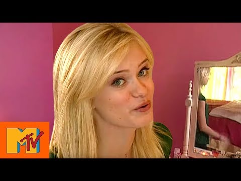 Sara Paxton Reveals Her Prom Queen Crown | MTV Cribs