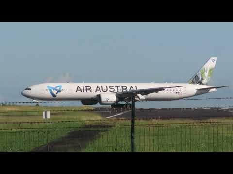 Atterrissage L'ile de la Réunion 974, Air Austral A220