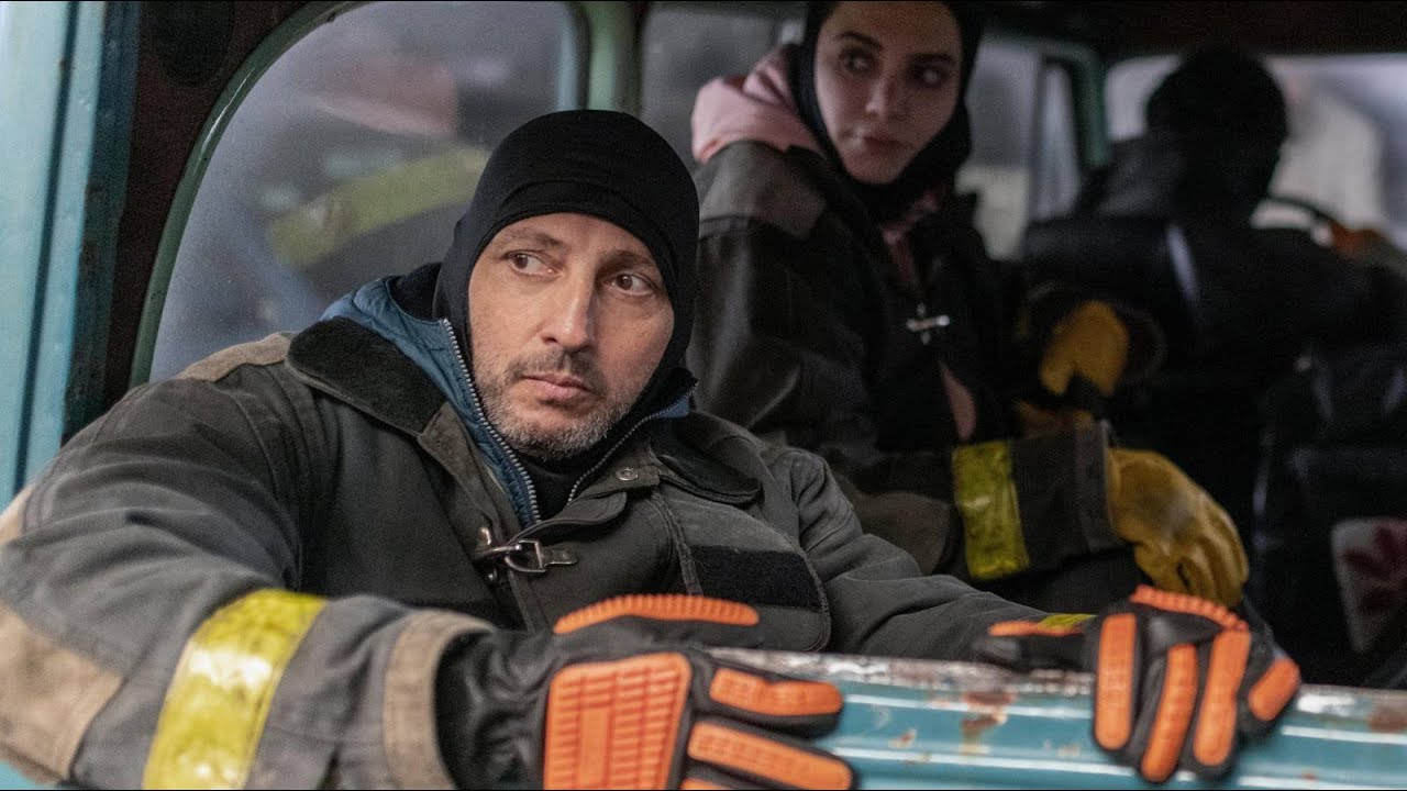 Netflix's 6-Part Sci-Fi Show Based On Award-Winning Graphic Novel Is A Dystopian Masterpiece