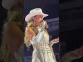 I lights up the stage with a fiery live performance of “Bell Bottoms Up”! #laineywilson #viral #usa