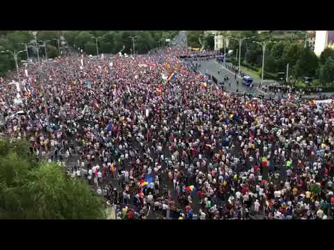 Zeci de mii de protestatari in Piata Victoriei / 10 august 2018