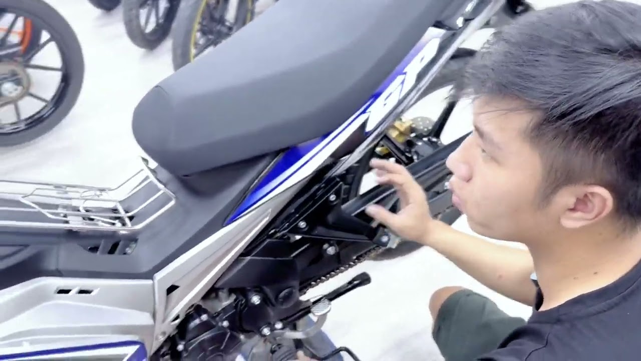 Ex 135 xuống áo 2010 - youtube