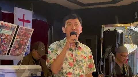 在餐廳酒吧現場樂隊練唱歌  - 唱周璇 她的著名歌曲 - 何日君再来  ( 這首歌已經有86年曆史了)視頻剪輯香港名電視製作人名歌手岑南羚Lanny Shum 拍攝  (非常感謝 Lanny  )