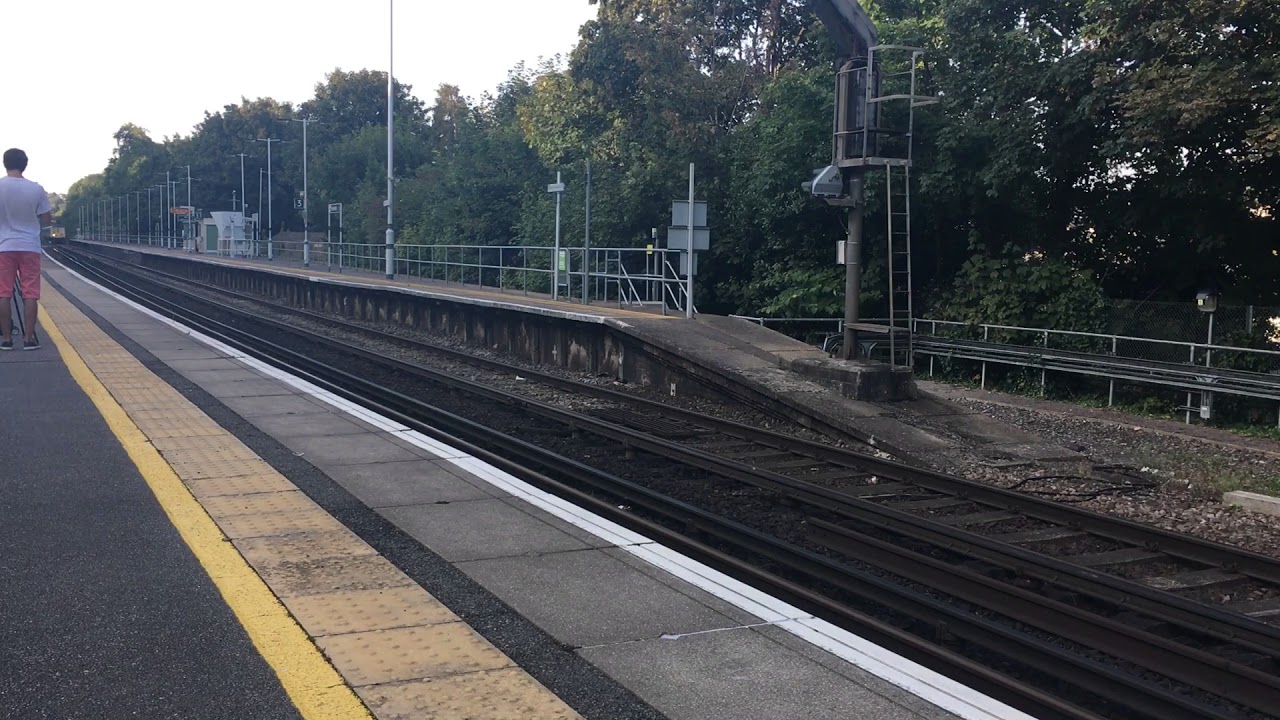 Thameslink Class 319217 and 319435 work the last ever 319 to Brighton from Bedford 27/8/17