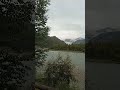 Река Катунь и горы. Горный Алтай очень красиво.