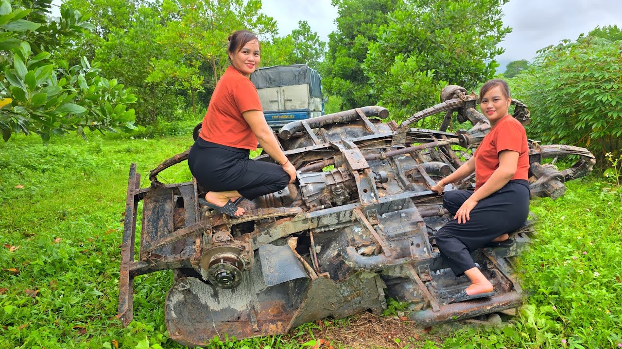 The girl bought the 1975 Jeep scrap car, repaired and restored the entire car engine.