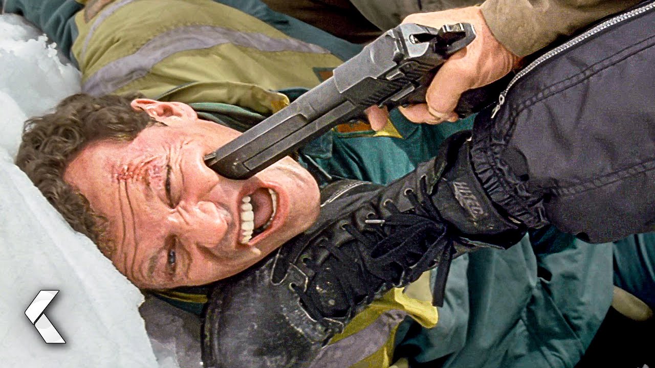 Helicopter Rescue Gone Wrong - Cliffhanger | Sylvester Stallone