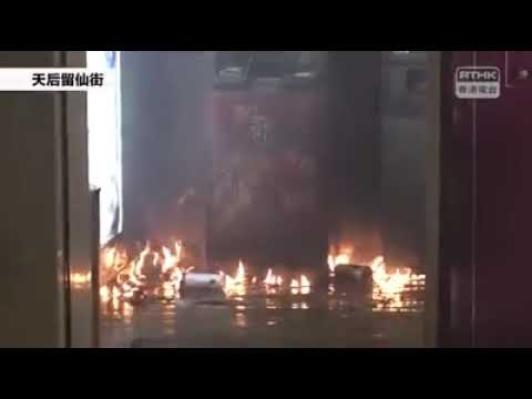 10 1黑衣人大肆破壞Destroy Hong Kong.