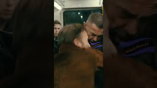 Nobody Otobüste Dövüş Sahnesi