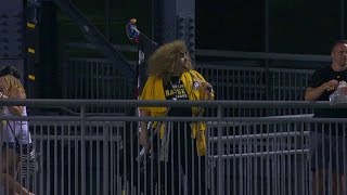 SF@PIT: Pirates fan shows intense support of the team