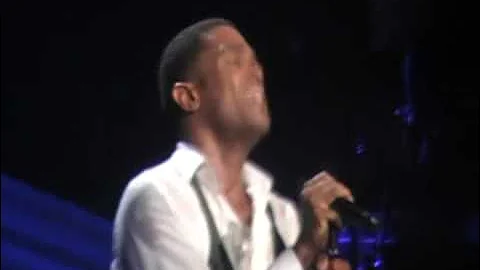 Maxwell Live sings Fortunate