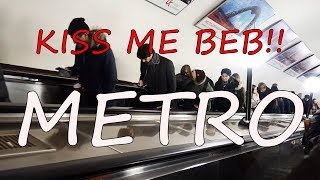 Metro Rusia Kissing In Metro Cipokan
