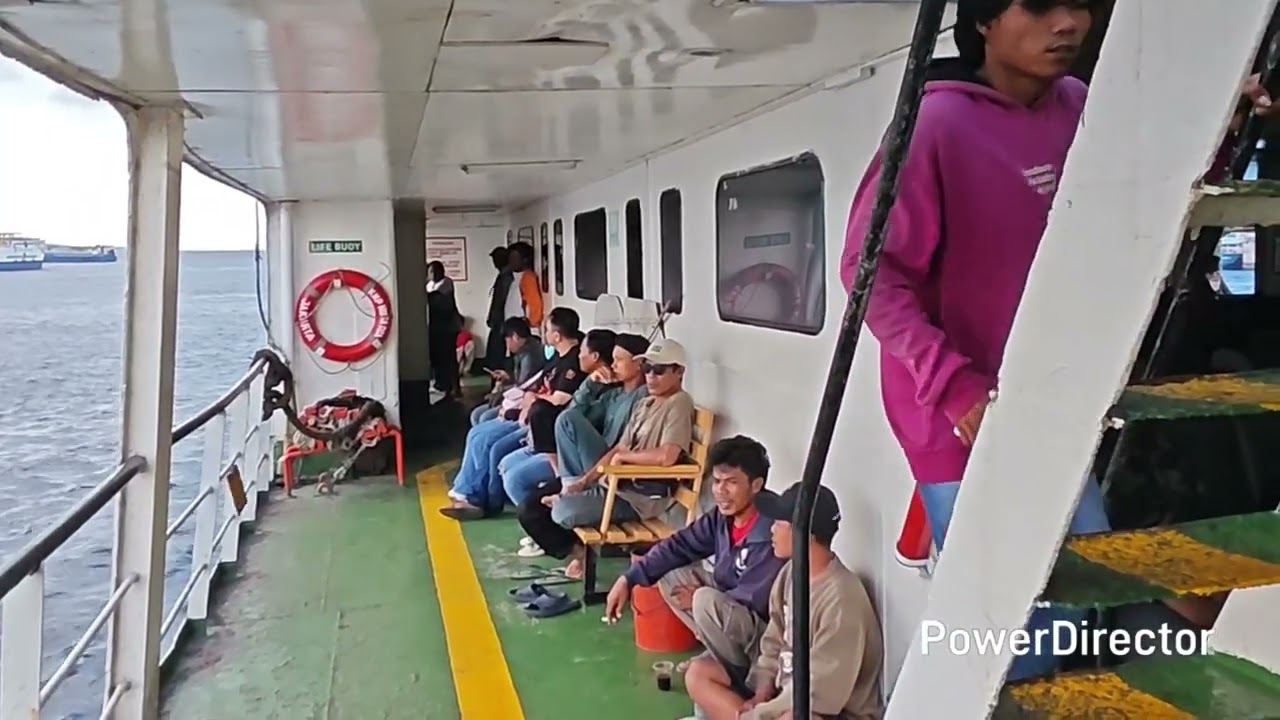 Kapal Penyeberangan Ketapang Gilimanuk || Ada Apa Aja Diatas Kapal Penyeberangan. 