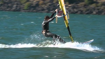 Light Wind Gybe: Clew First Control