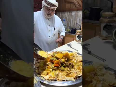 يشبه السيد مقتدى الصدر هواية سبحان الله