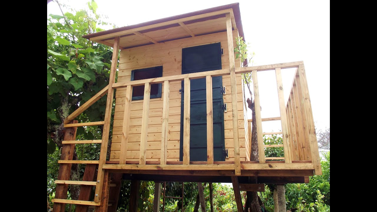 tienda destacar mudo Construcción casita del árbol - Casa infantil de madera con terraza y  balcón - Tree house DIY - YouTube