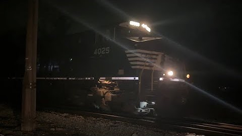 NS 4025 Leads NS 4707 on NS V94 passing through Elkton,VA Junction (friendly crew)