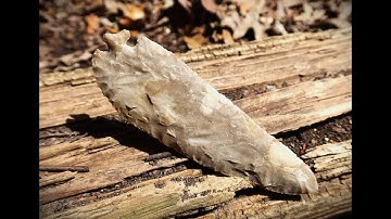 Flintknapping a Corner Tang knife from Texas Chert