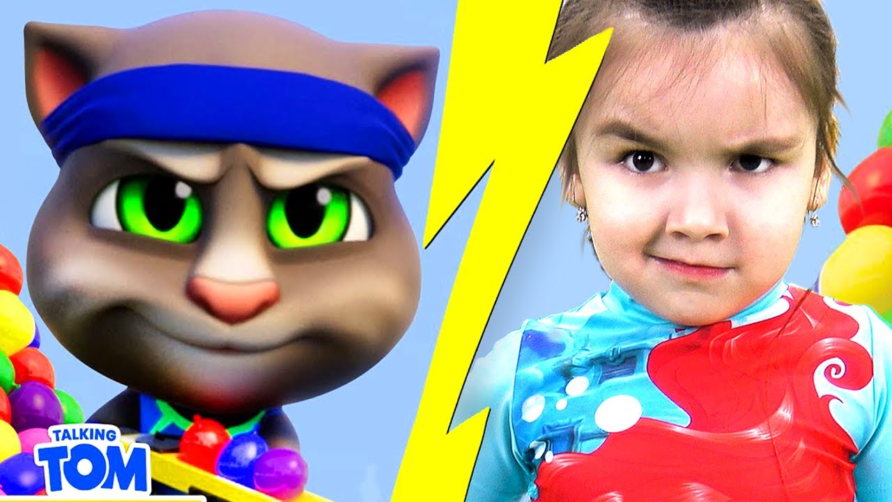 🎈 Water Balloon Battle 💦 Talking Tom Shorts with Dominika in Real Life
