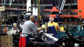 Gm Arlington Embly Enginetrans Being Embled Into The Frame