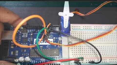 Circuito Ligando Servo Motor usando Arduino e Ardublockly (programação em blocos).