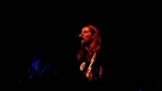 Video Alone and forsaken Neko Case