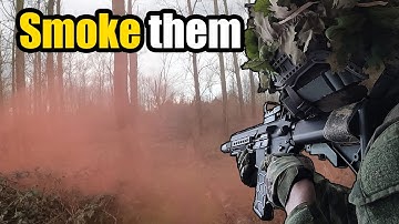 We use smokes to capture the flag at RSL Airsoft Assendelft
