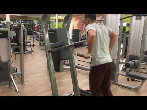 Bodyweight Dips Straight: Leaning Forward