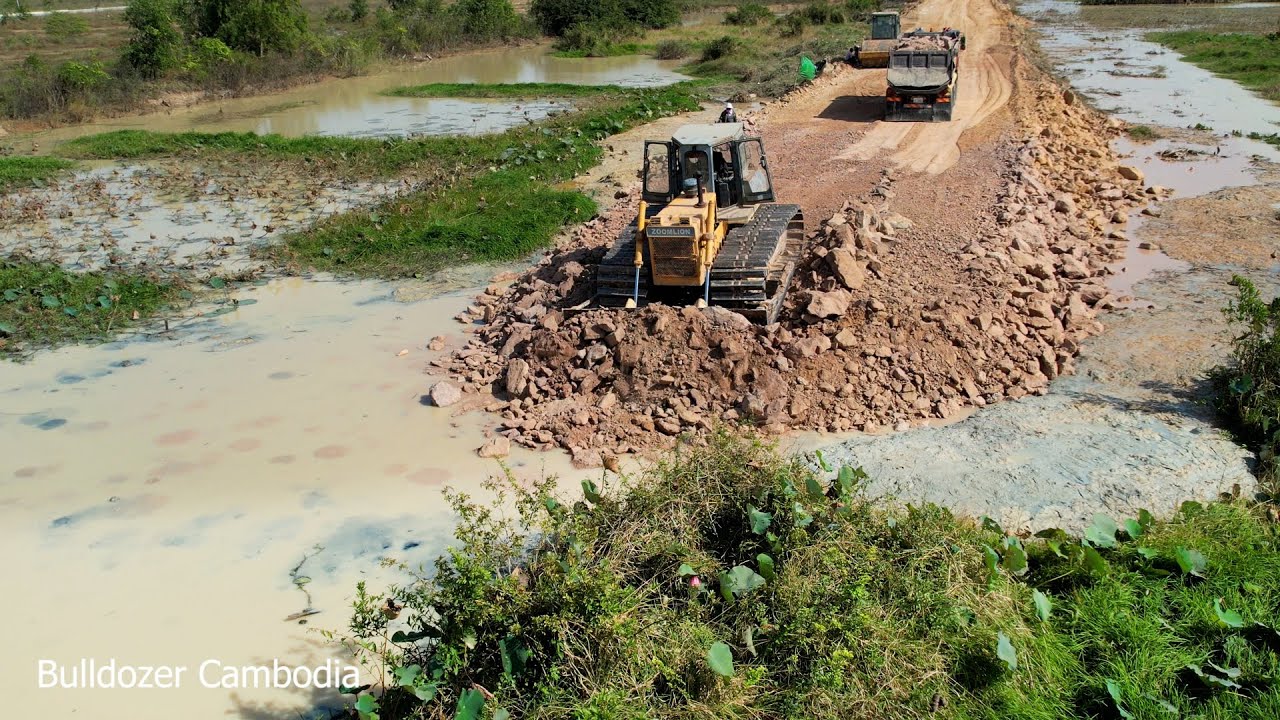 Big The Project!! Showing Super Mighty Bulldozer Moving Soiled Slop